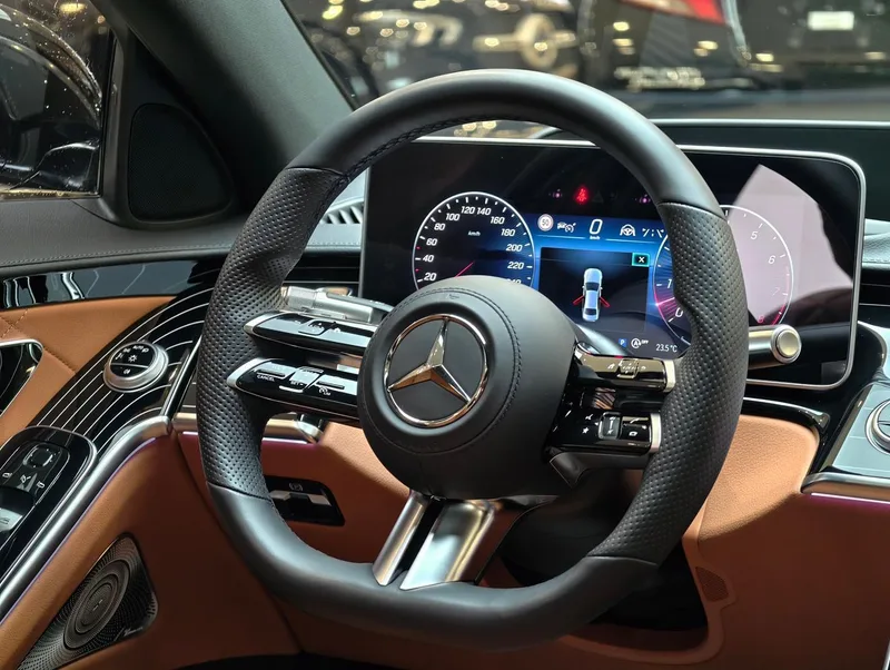 Mercedes-Benz S-Class 2023 S 500 L 4MATIC interior photo 15 Mercedes-Benz S-Class 2023 S 500 L 4MATIC interior photo 15