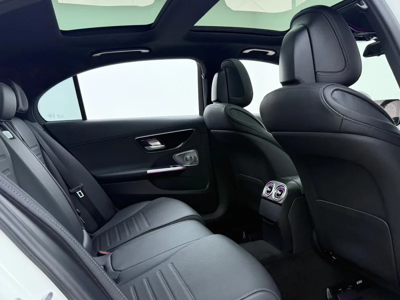 Mercedes-Benz C-Class 2023 Mise à jour C 260 L Version sportive intérieur photo 9 Mercedes-Benz C-Class 2023 Mise à jour C 260 L Version sportive intérieur photo 9