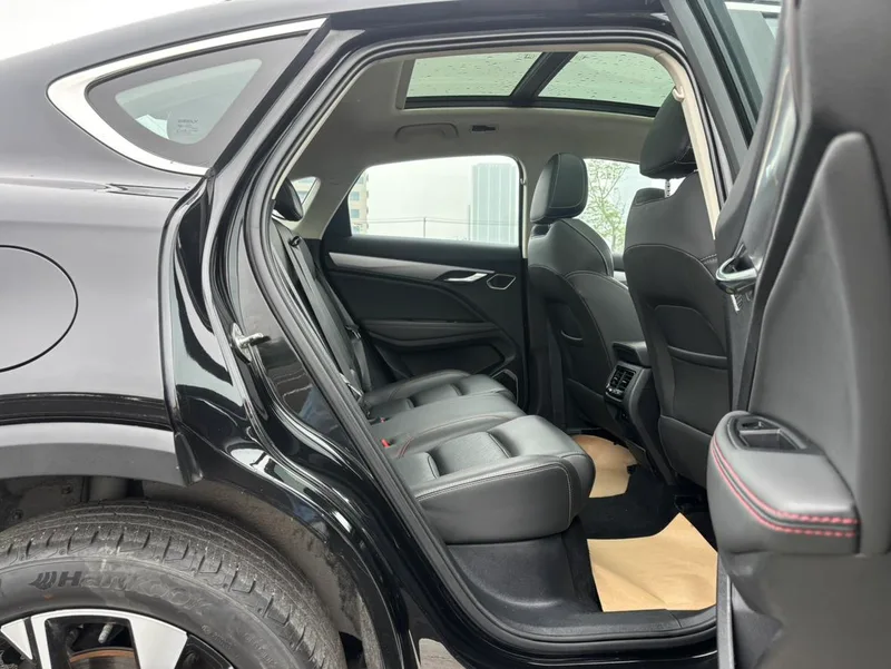 Geely Xingyue S 2021 2.0TD DCT Deux roues motrices pour la version éclair intérieur photo 10 Geely Xingyue S 2021 2.0TD DCT Deux roues motrices pour la version éclair intérieur photo 10