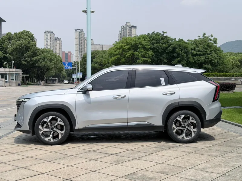 Geely Boyue L 2023 1.5TD DCT Finition premium extérieur photo 4 Geely Boyue L 2023 1.5TD DCT Finition premium extérieur photo 4