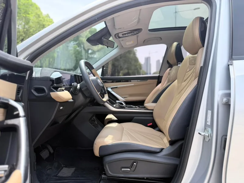 Geely Boyue L 2023 1.5TD DCT Finition premium extérieur photo 9 Geely Boyue L 2023 1.5TD DCT Finition premium extérieur photo 9