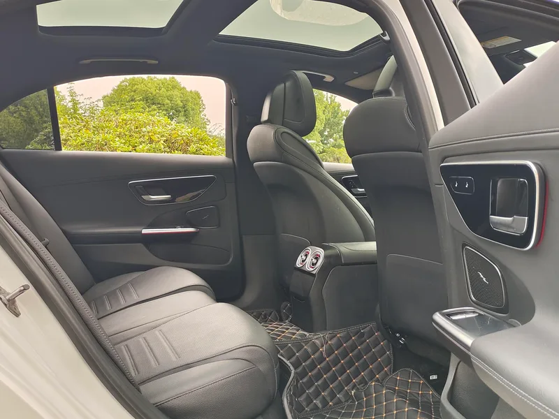 Mercedes-Benz C-Class 2023 Second change C 260 L Sports version interior photo 14 Mercedes-Benz C-Class 2023 Second change C 260 L Sports version interior photo 14
