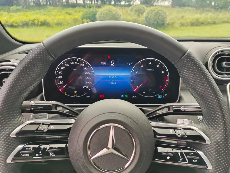 Mercedes-Benz C-Class 2023 Second change C 260 L Sports version interior photo 16 Mercedes-Benz C-Class 2023 Second change C 260 L Sports version interior photo 16