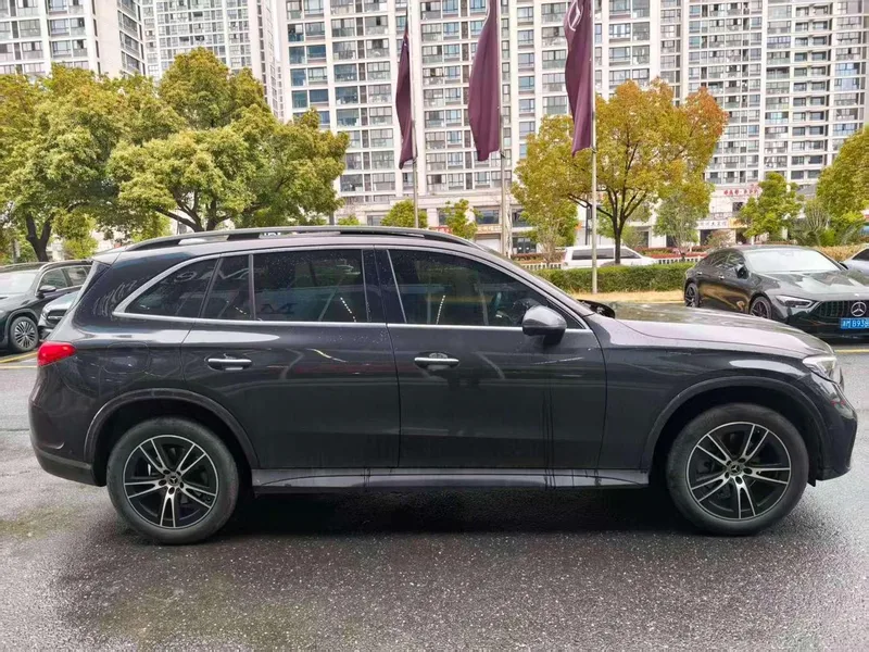 Mercedes-Benz GLC 2025 GLC 260 L 4MATIC Dynamic 5 seat exterior photo 4