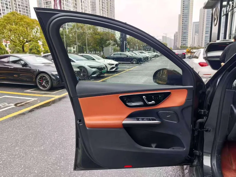 Mercedes-Benz GLC 2025 GLC 260 L 4MATIC Dynamic 5 seat interior photo 16