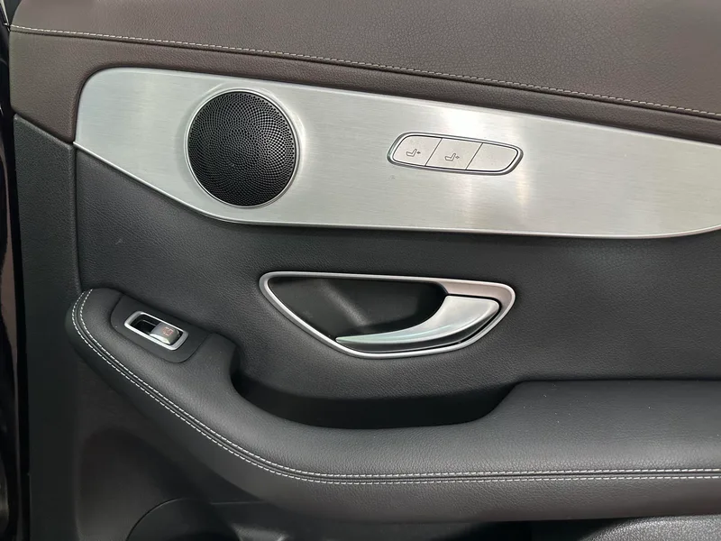 Mercedes-Benz GLC 2022 Three changes GLC 260 L 4MATIC Dynamic interior photo 19