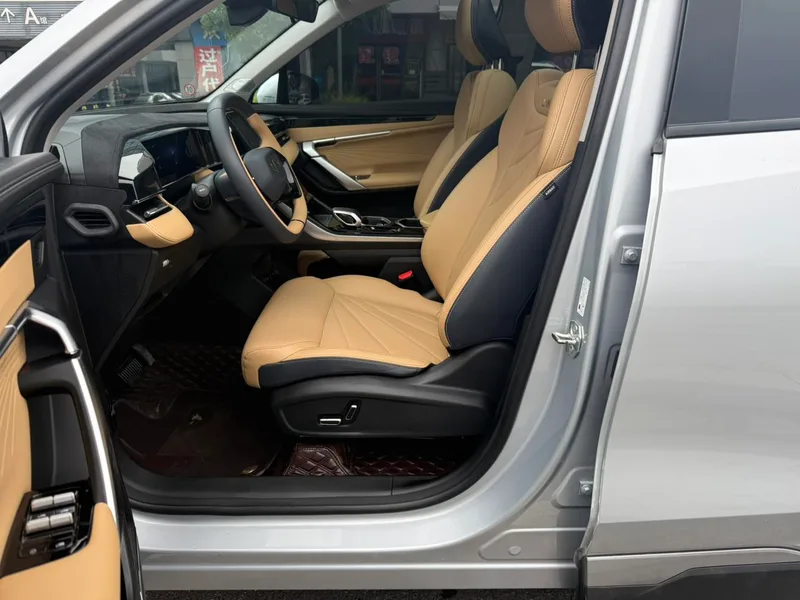 Geely Boyue L 2023 1.5TD DCT Finition premium extérieur photo 4 Geely Boyue L 2023 1.5TD DCT Finition premium extérieur photo 4