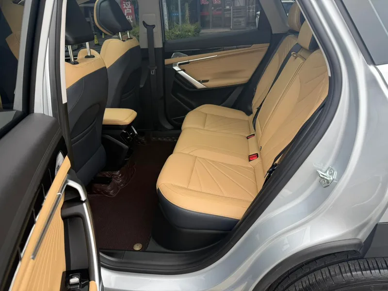 Geely Boyue L 2023 1.5TD DCT Finition premium extérieur photo 5 Geely Boyue L 2023 1.5TD DCT Finition premium extérieur photo 5