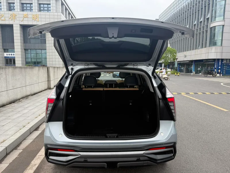 Geely Boyue L 2023 1.5TD DCT Finition premium intérieur photo 10 Geely Boyue L 2023 1.5TD DCT Finition premium intérieur photo 10