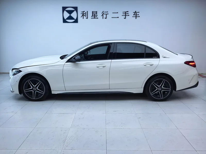 Mercedes-Benz C-Class 2025 C 260 L Edición deportiva Haoye exterior foto 3 Mercedes-Benz C-Class 2025 C 260 L Edición deportiva Haoye exterior foto 3