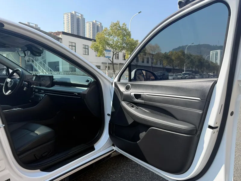 Hyundai Sonata 2024 1.5T Pro intérieur photo 19 Hyundai Sonata 2024 1.5T Pro intérieur photo 19