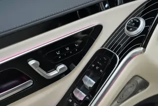 Mercedes-Benz S-Class 2023 S 450 L 4MATIC interior photo 12 Mercedes-Benz S-Class 2023 S 450 L 4MATIC interior photo 12