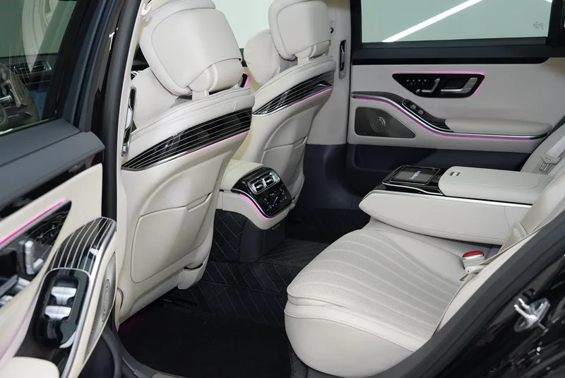 Mercedes-Benz S-Class 2023 S 450 L 4MATIC interior photo 14 Mercedes-Benz S-Class 2023 S 450 L 4MATIC interior photo 14