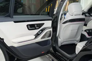 Mercedes-Benz S-Class 2023 S 450 L 4MATIC interior photo 15 Mercedes-Benz S-Class 2023 S 450 L 4MATIC interior photo 15