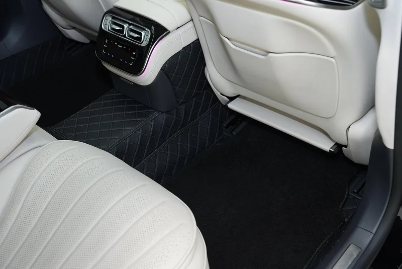 Mercedes-Benz S-Class 2023 S 450 L 4MATIC interior photo 18 Mercedes-Benz S-Class 2023 S 450 L 4MATIC interior photo 18