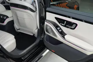 Mercedes-Benz S-Class 2023 S 450 L 4MATIC interior photo 19 Mercedes-Benz S-Class 2023 S 450 L 4MATIC interior photo 19