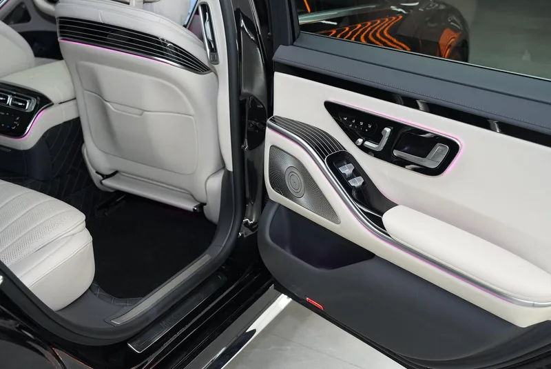 Mercedes-Benz S-Class 2023 S 450 L 4MATIC interior photo 19 Mercedes-Benz S-Class 2023 S 450 L 4MATIC interior photo 19
