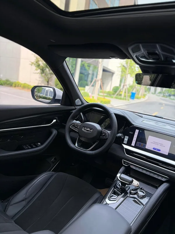 Geely Monjaro 2024 2.0TD High-power automatic two-wheel drive skyline version interior photo 9 Geely Monjaro 2024 2.0TD High-power automatic two-wheel drive skyline version interior photo 9