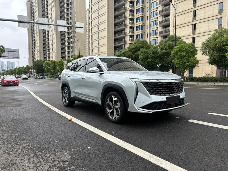 Geely Boyue L 2023 1.5TD DCT Finition premium extérieur photo 3 Geely Boyue L 2023 1.5TD DCT Finition premium extérieur photo 3