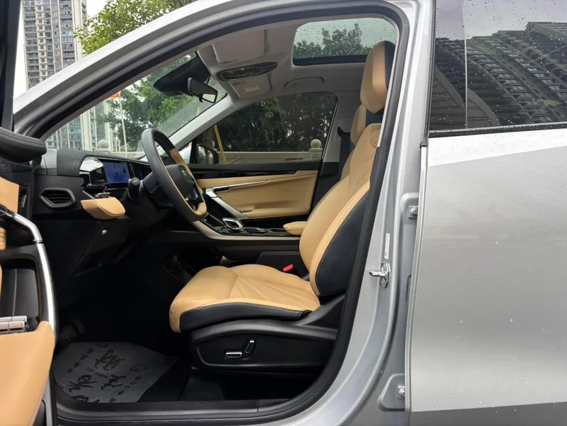 Geely Boyue L 2023 1.5TD DCT Finition premium extérieur photo 4 Geely Boyue L 2023 1.5TD DCT Finition premium extérieur photo 4