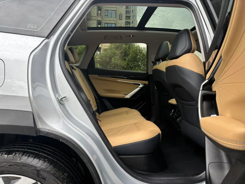 Geely Boyue L 2023 1.5TD DCT Finition premium extérieur photo 9 Geely Boyue L 2023 1.5TD DCT Finition premium extérieur photo 9