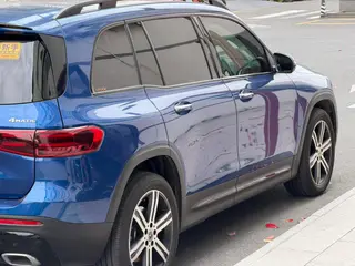 Mercedes-Benz GLB 2024 GLB 220 4MATIC exterior photo 4