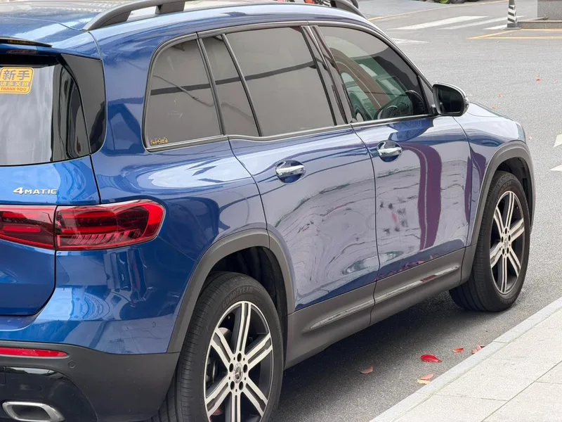Mercedes-Benz GLB 2024 GLB 220 4MATIC exterior photo 4