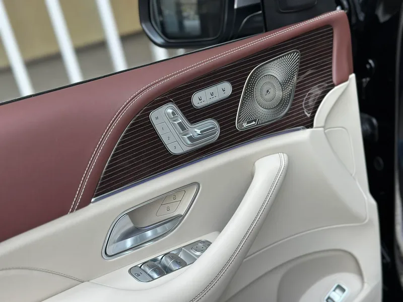 Mercedes-Benz Maybach GLS 2021 GLS 480 4MATIC interior photo 20 Mercedes-Benz Maybach GLS 2021 GLS 480 4MATIC interior photo 20