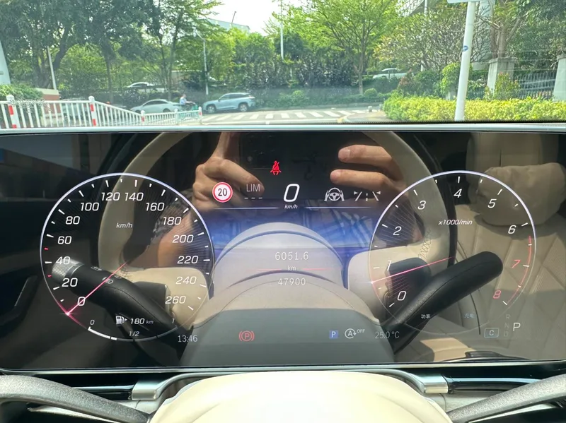 Mercedes-Benz Mercedes-Maybach S-Class 2023 S 480 4MATIC interior foto 14 Mercedes-Benz Mercedes-Maybach S-Class 2023 S 480 4MATIC interior foto 14