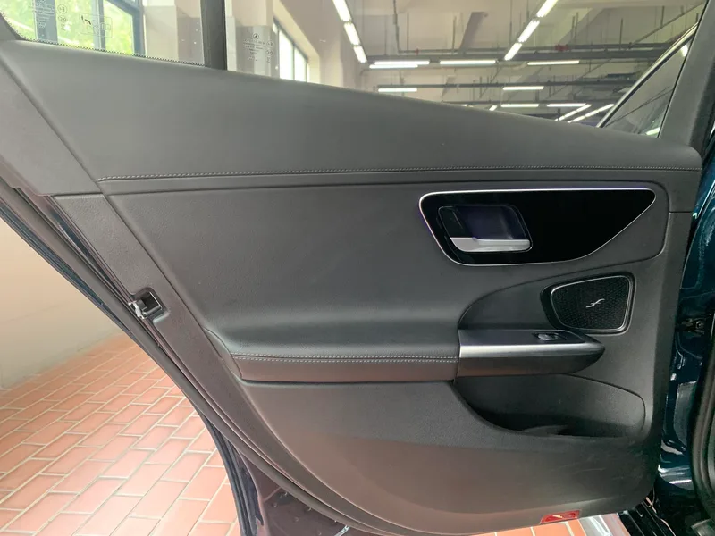 Mercedes-Benz C-Class 2024 C 200 L Sports version exterior photo 9 Mercedes-Benz C-Class 2024 C 200 L Sports version exterior photo 9
