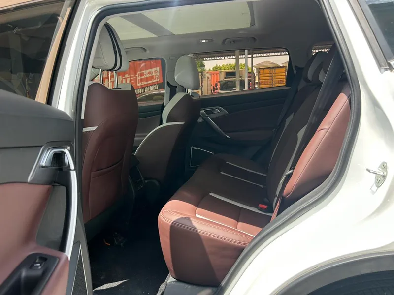 Geely Boyue 2022 1.8TD DCT Тип Чжия интерьер фото 9 Geely Boyue 2022 1.8TD DCT Тип Чжия интерьер фото 9