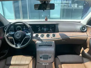 Mercedes-Benz E-Class 2022 E 300 L De lujo Coche interior foto 13 Mercedes-Benz E-Class 2022 E 300 L De lujo Coche interior foto 13