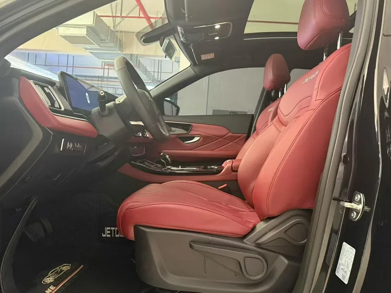 Jetour X70 PLUS 2025 1.5T 6DCT Elite-type 5 seat interior photo 7