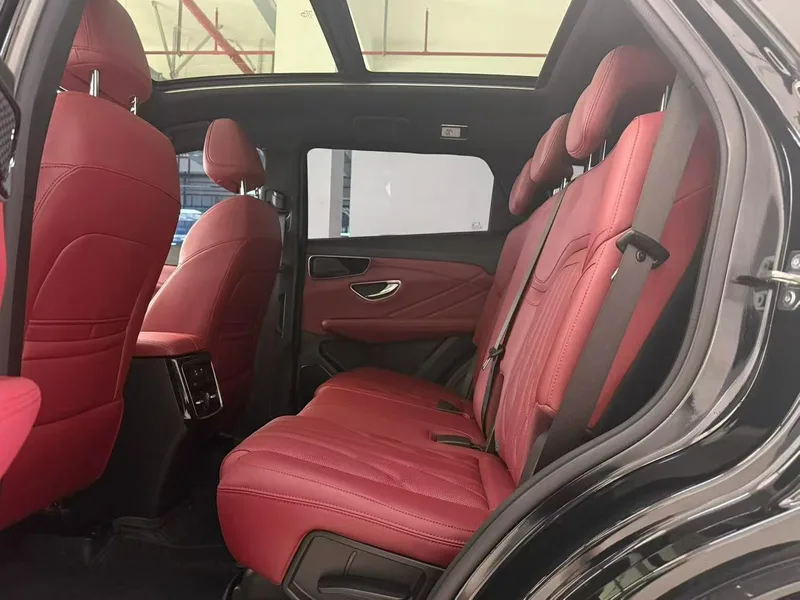 Jetour X70 PLUS 2025 1.5T 6DCT Elite-type 5 seat interior photo 8