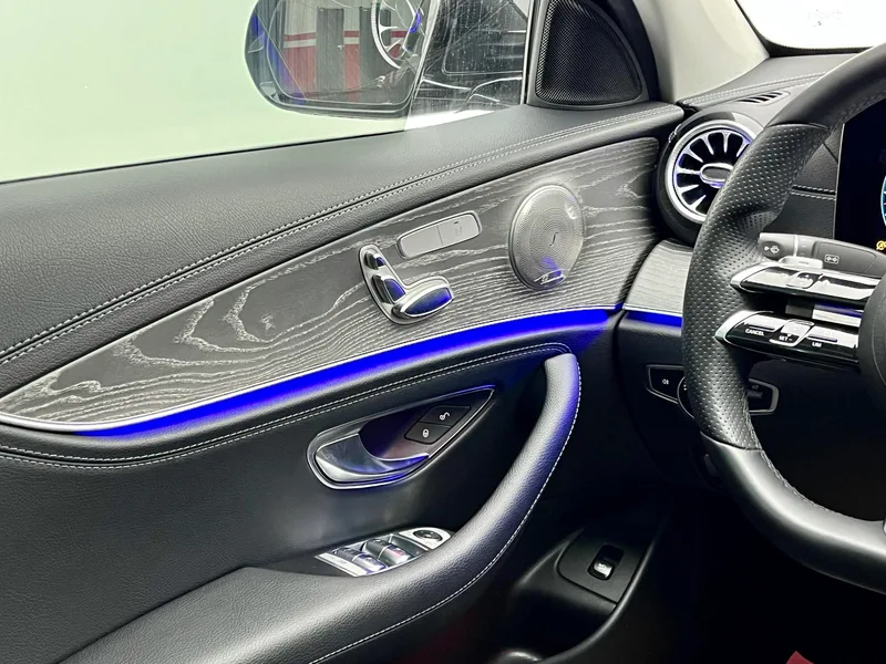 Mercedes-Benz E-Class 2021 Reforma E 260 L Coche deportivo interior foto 16 Mercedes-Benz E-Class 2021 Reforma E 260 L Coche deportivo interior foto 16