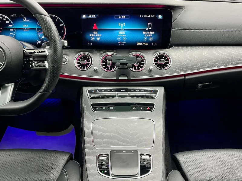 Mercedes-Benz E-Class 2021 Reforma E 260 L Coche deportivo interior foto 18 Mercedes-Benz E-Class 2021 Reforma E 260 L Coche deportivo interior foto 18