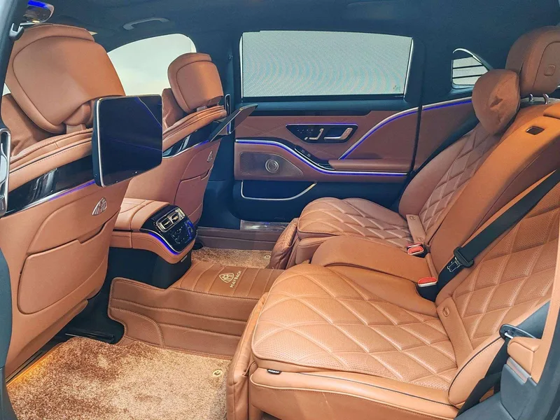 Mercedes-Benz Mercedes-Maybach S-Class 2023 S 480 4MATIC intérieur photo 17 Mercedes-Benz Mercedes-Maybach S-Class 2023 S 480 4MATIC intérieur photo 17