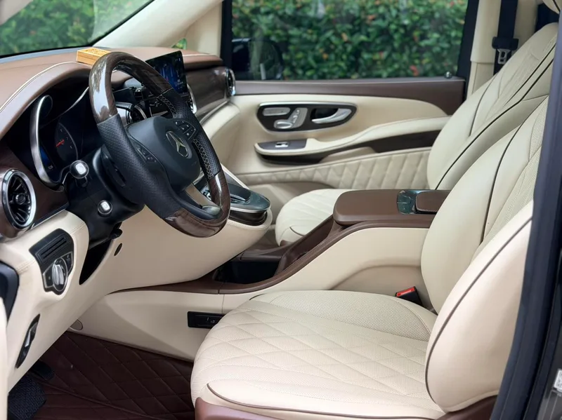 Mercedes-Benz V-Class 2021 V 260 Versión piloto exterior foto 5