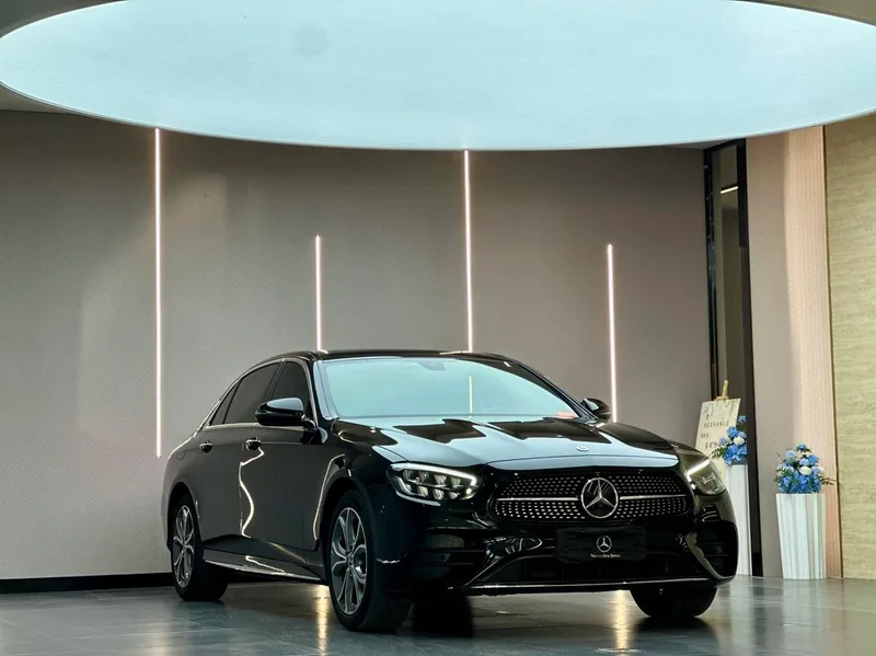 Mercedes-Benz E-Class 2022 Restyling E 300 L Luxury type sports car exterior photo 3