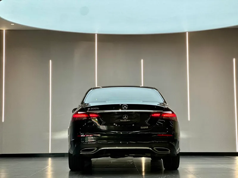 Mercedes-Benz E-Class 2022 Restyling E 300 L Luxury type sports car exterior photo 5
