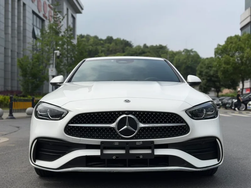 Mercedes-Benz C-Class 2022 Reforma C 200 L Versión deportiva exterior foto 2