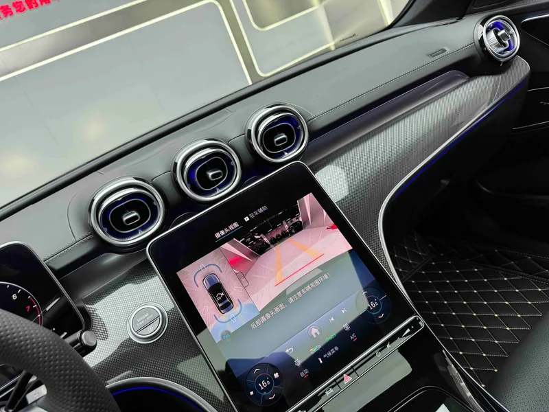 Mercedes-Benz C-Class 2025 C 260 L Sports version interior photo 10 Mercedes-Benz C-Class 2025 C 260 L Sports version interior photo 10