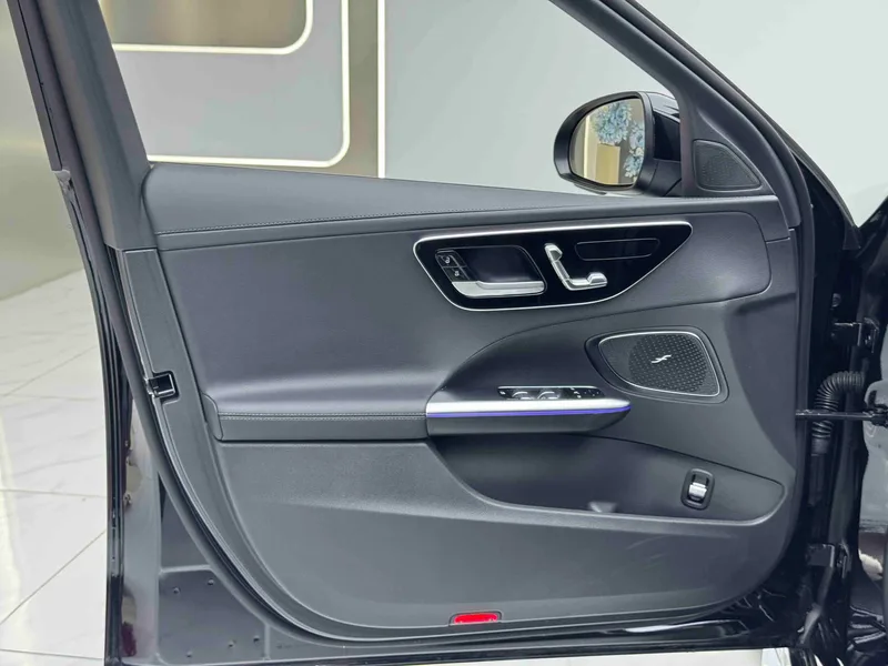Mercedes-Benz C-Class 2025 C 260 L Sports version interior photo 12 Mercedes-Benz C-Class 2025 C 260 L Sports version interior photo 12
