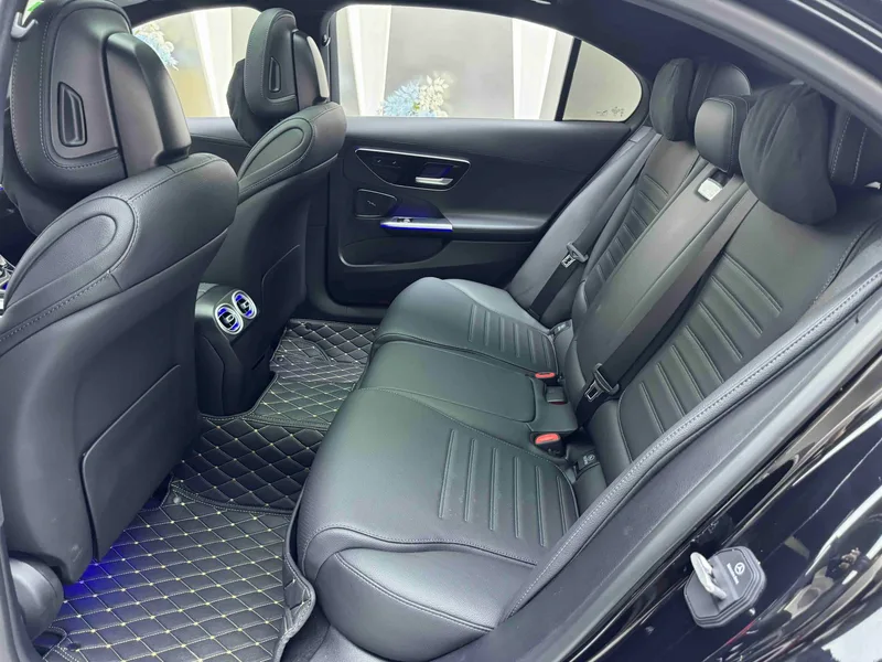 Mercedes-Benz C-Class 2025 C 260 L Sports version interior photo 14 Mercedes-Benz C-Class 2025 C 260 L Sports version interior photo 14