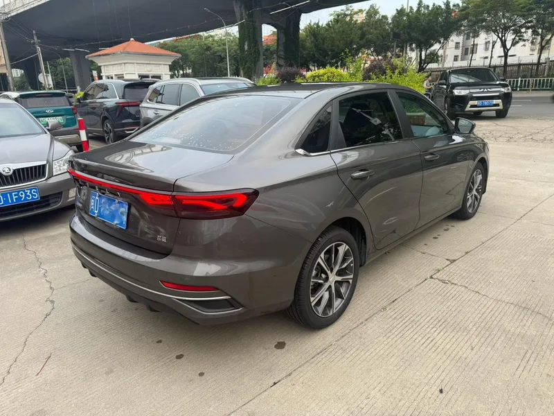 Geely Emgrand 2022 4th Gen 1.5L CVT Flagship exterior photo 3 Geely Emgrand 2022 4th Gen 1.5L CVT Flagship exterior photo 3