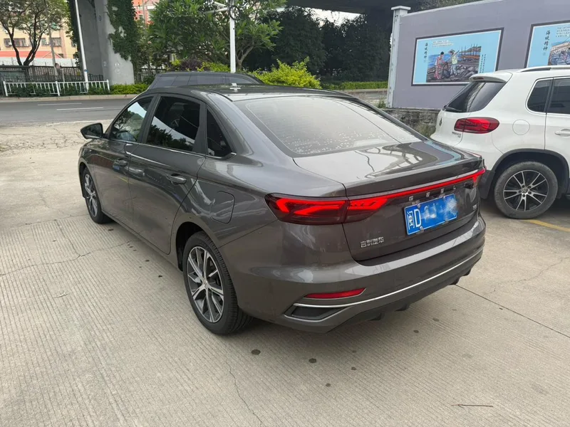 Geely Emgrand 2022 4th Gen 1.5L CVT Flagship exterior photo 5 Geely Emgrand 2022 4th Gen 1.5L CVT Flagship exterior photo 5