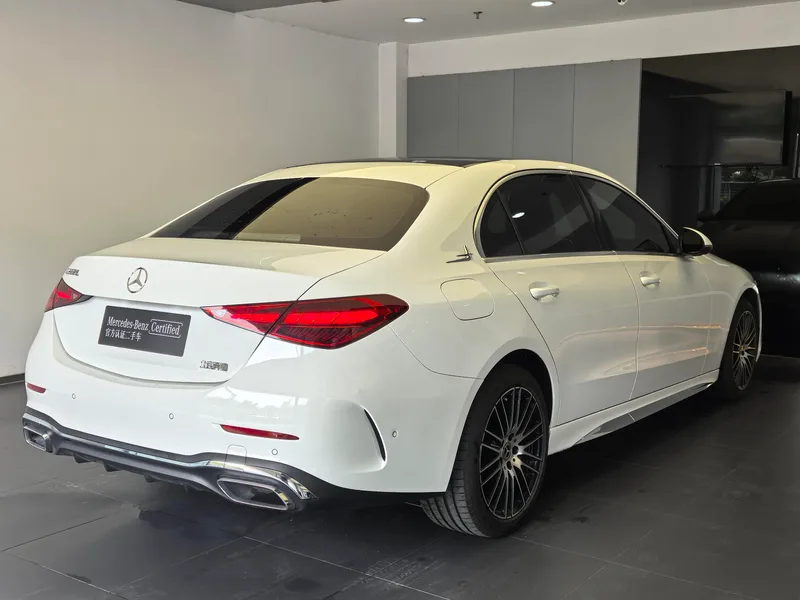Mercedes-Benz C-Class 2024 Tres cambios C 260 L Versión deportiva exterior foto 5