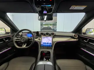 Mercedes-Benz C-Class 2024 Tres cambios C 260 L Versión deportiva interior foto 11