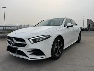 Mercedes-Benz A-Class 2022 A 200 L Edición de moda de coche deportivo exterior foto 1