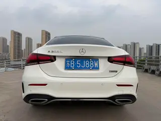 Mercedes-Benz A-Class 2022 A 200 L Edición de moda de coche deportivo exterior foto 5